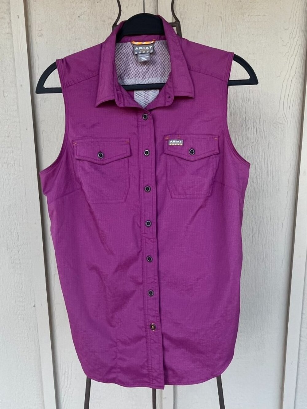 Arait Rebar Made Tough Sleeveless Shirt Ventek Raspberry Snap Button Stretchy L